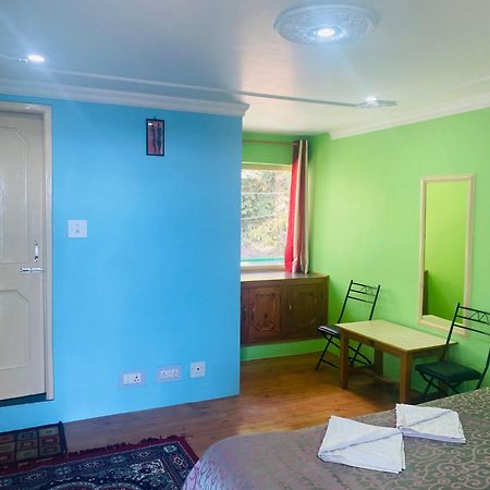 Jagatram Niwas Guesthouse Dharamkot ดารัมซาลา ภายนอก รูปภาพ