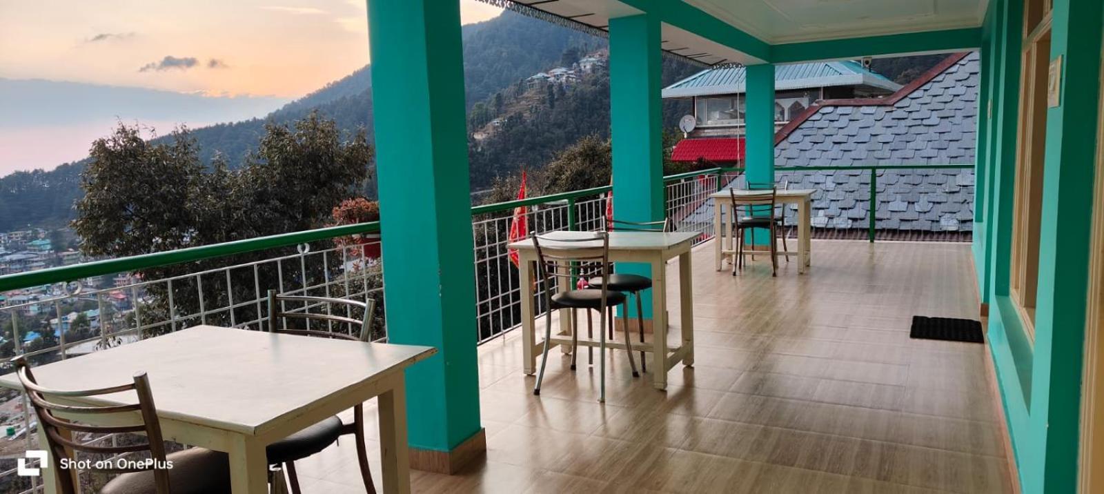 Jagatram Niwas Guesthouse Dharamkot ดารัมซาลา ภายนอก รูปภาพ