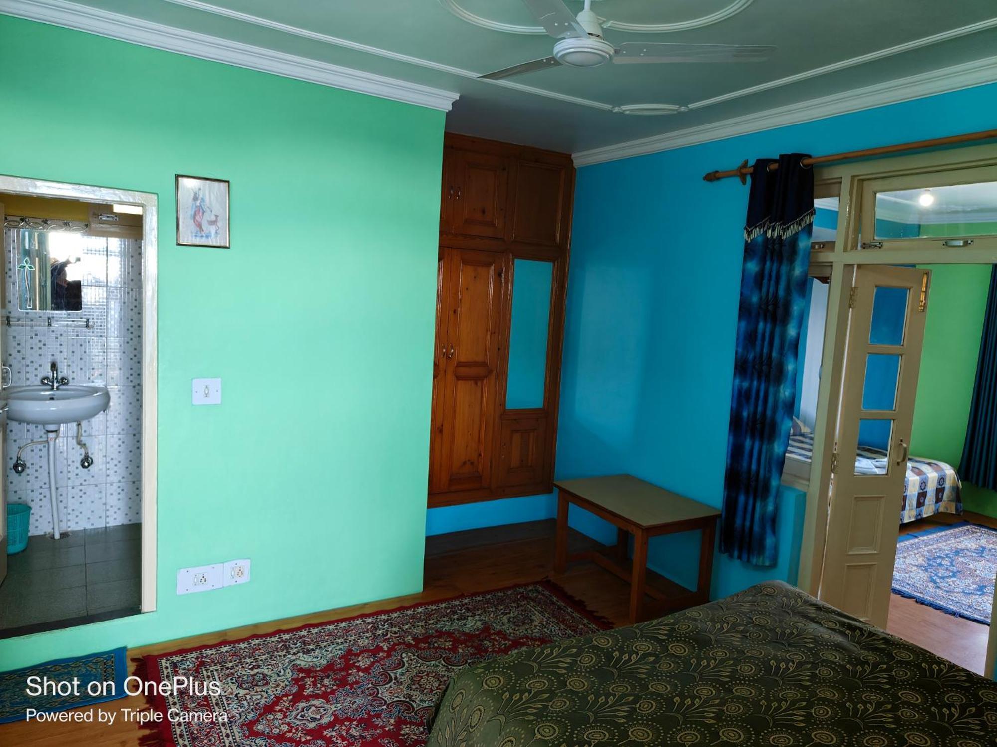 Jagatram Niwas Guesthouse Dharamkot ดารัมซาลา ภายนอก รูปภาพ