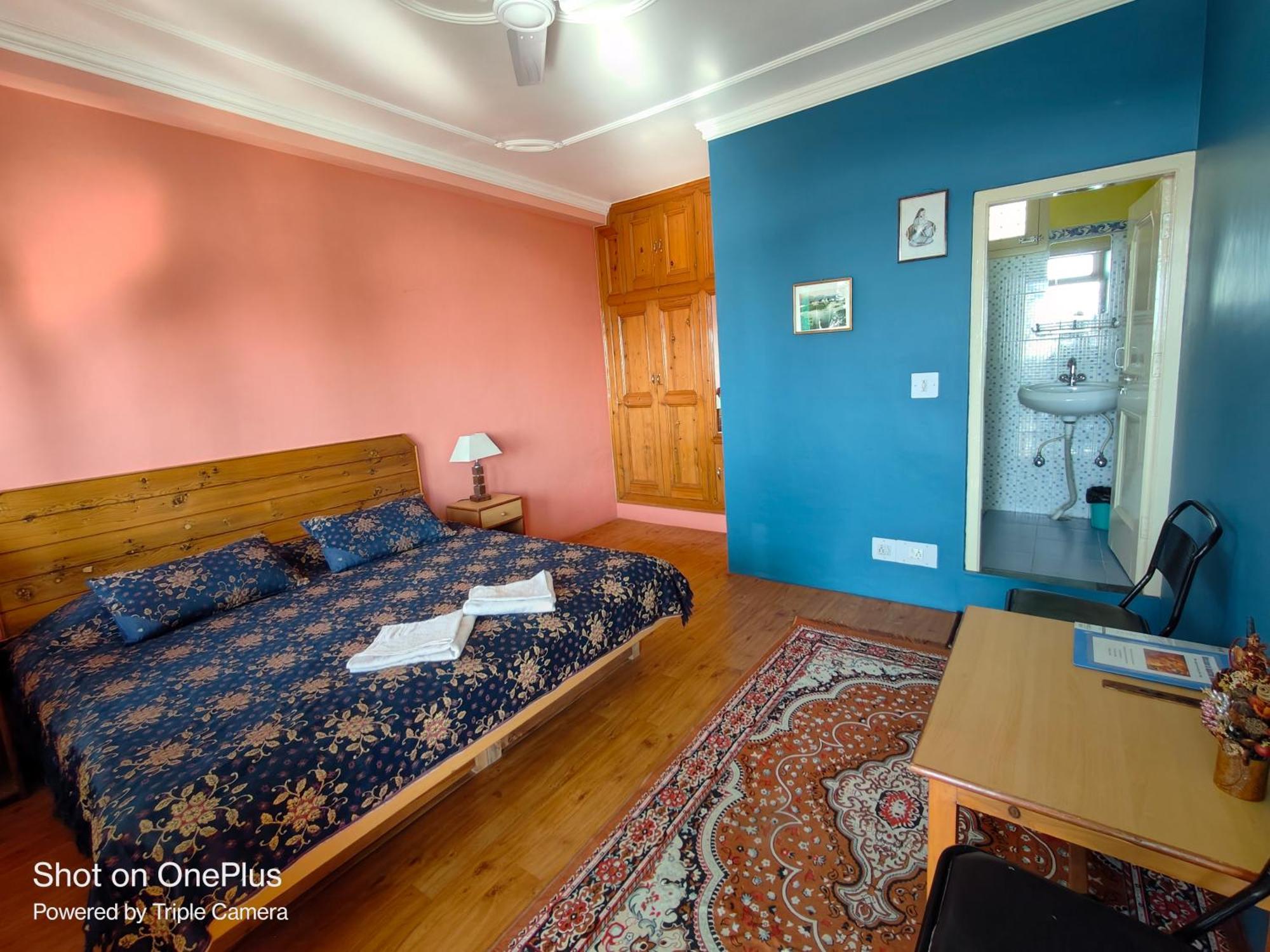 Jagatram Niwas Guesthouse Dharamkot ดารัมซาลา ภายนอก รูปภาพ