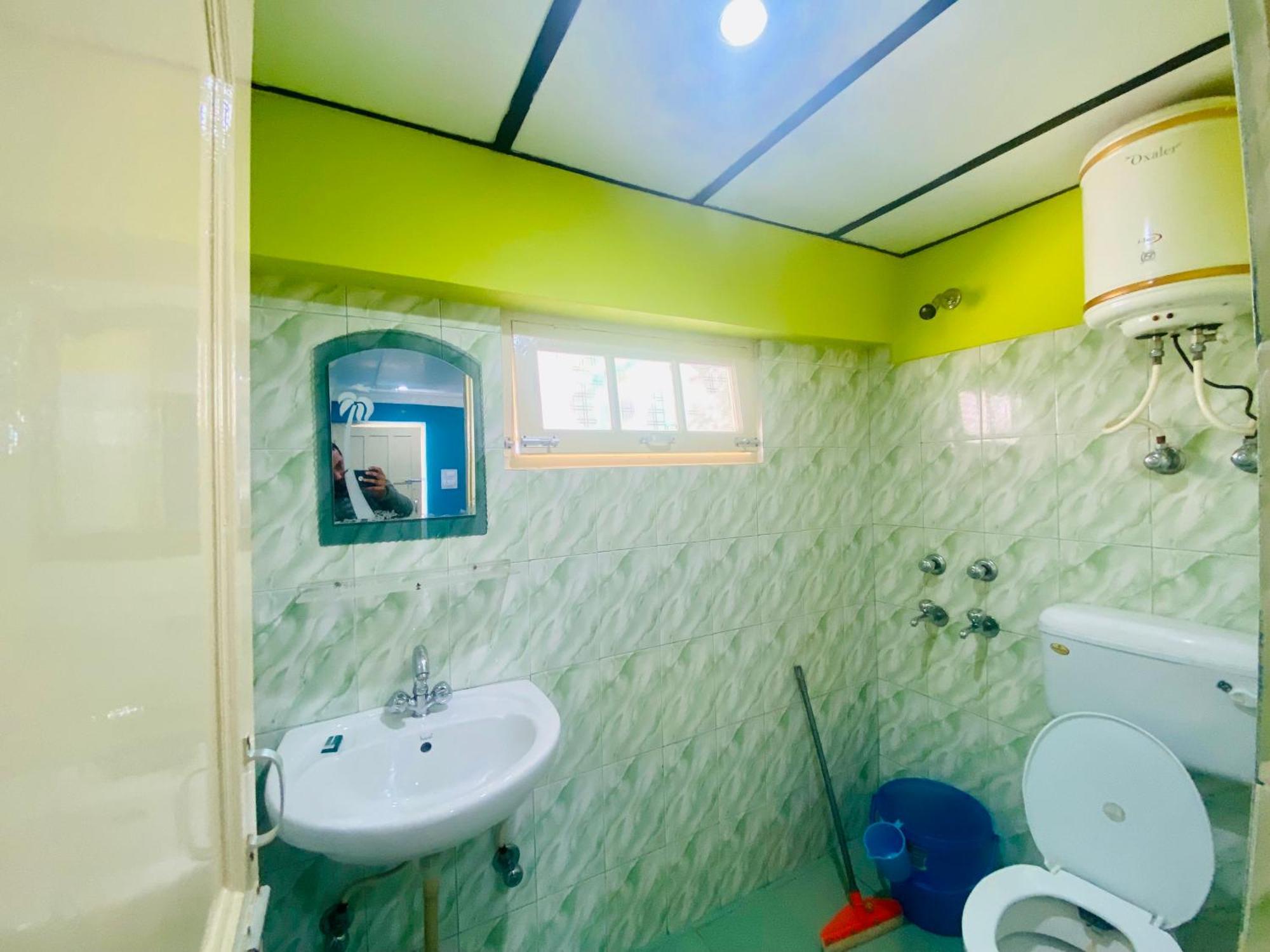 Jagatram Niwas Guesthouse Dharamkot ดารัมซาลา ภายนอก รูปภาพ