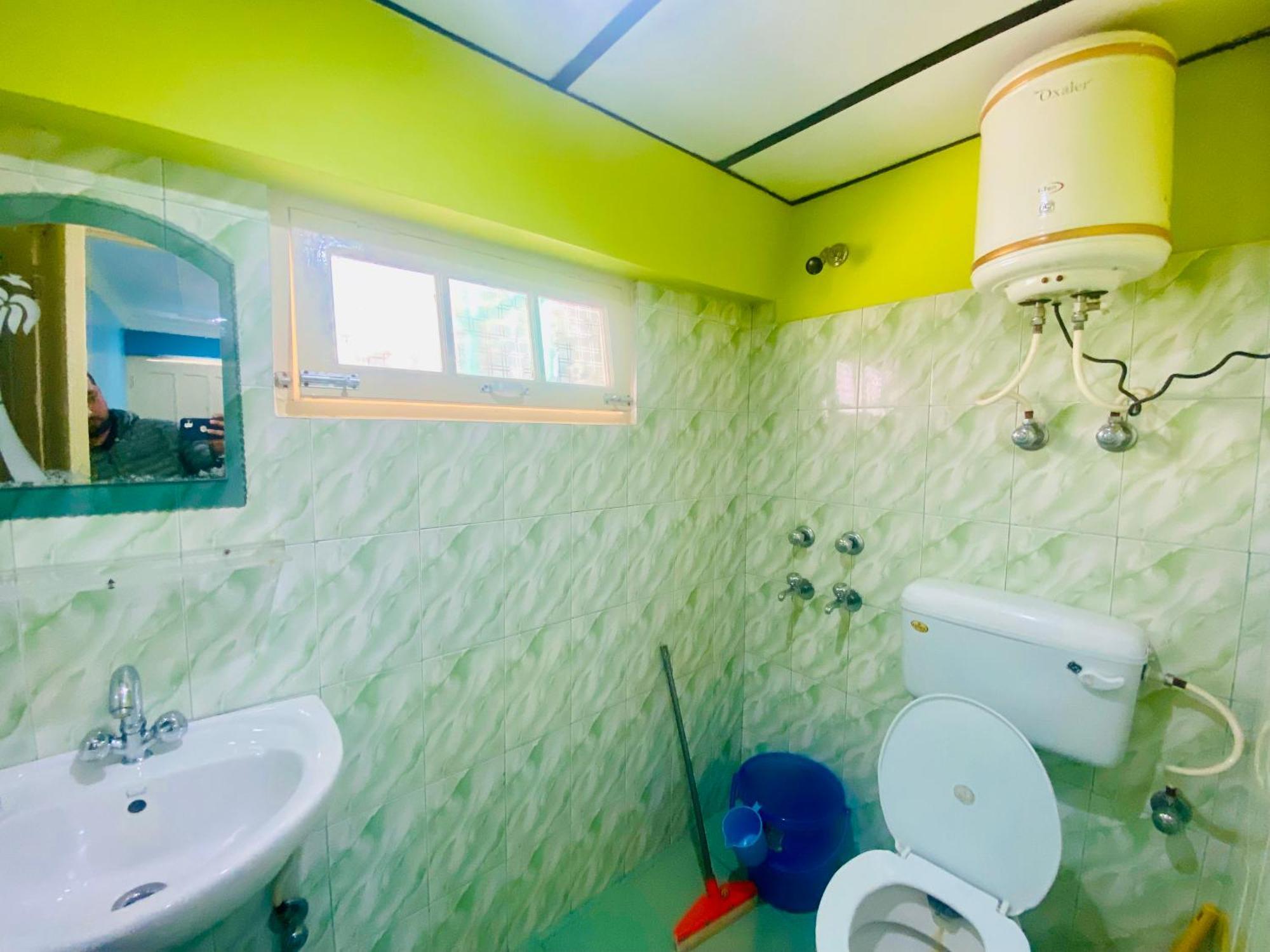 Jagatram Niwas Guesthouse Dharamkot ดารัมซาลา ภายนอก รูปภาพ